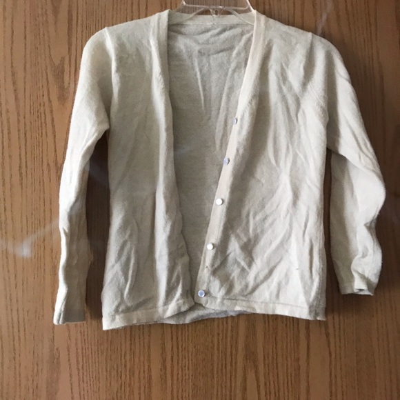 Little Girls Sweater/Cardigan - Picture 2 of 2